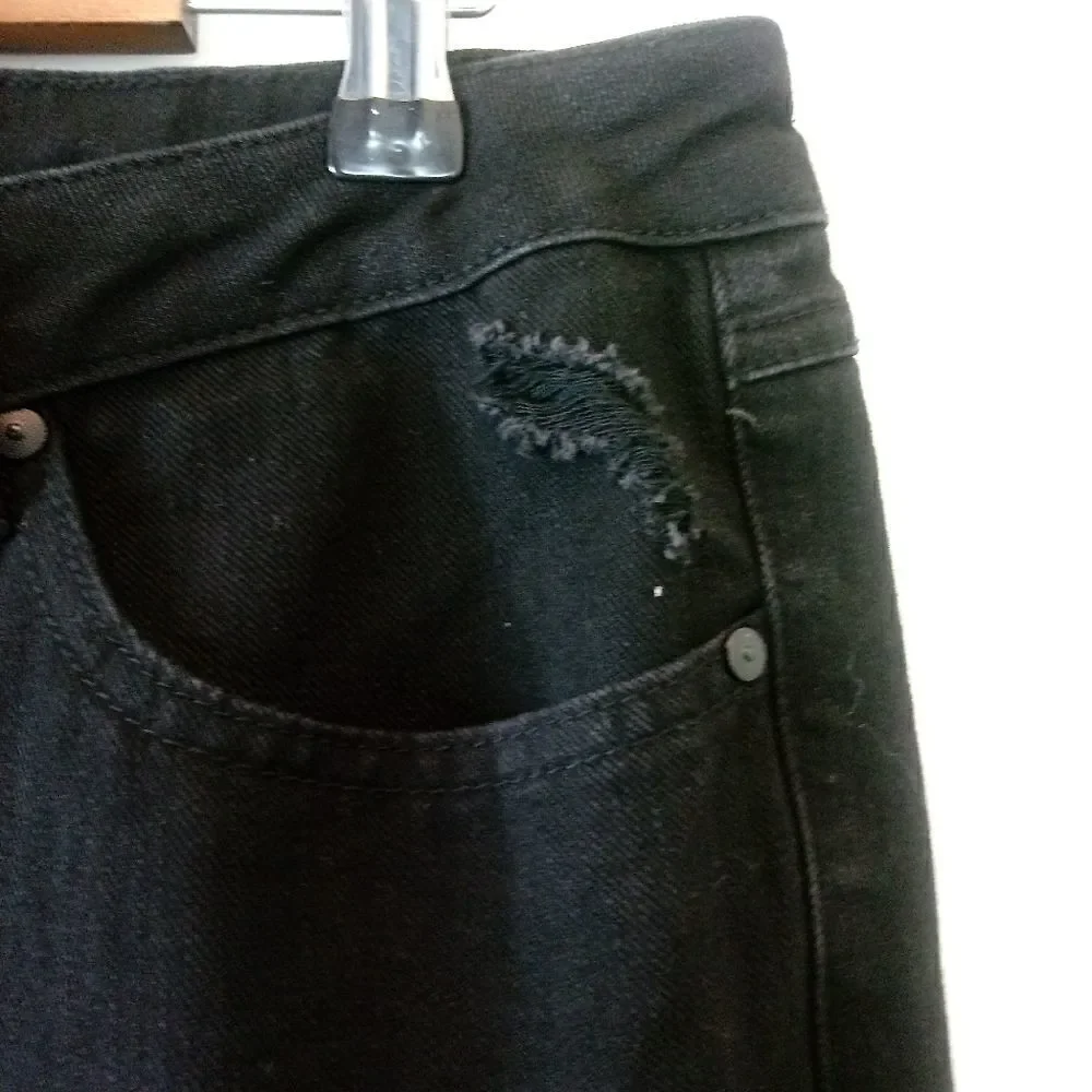 Signature Studio black distressed Jeans with cuffs